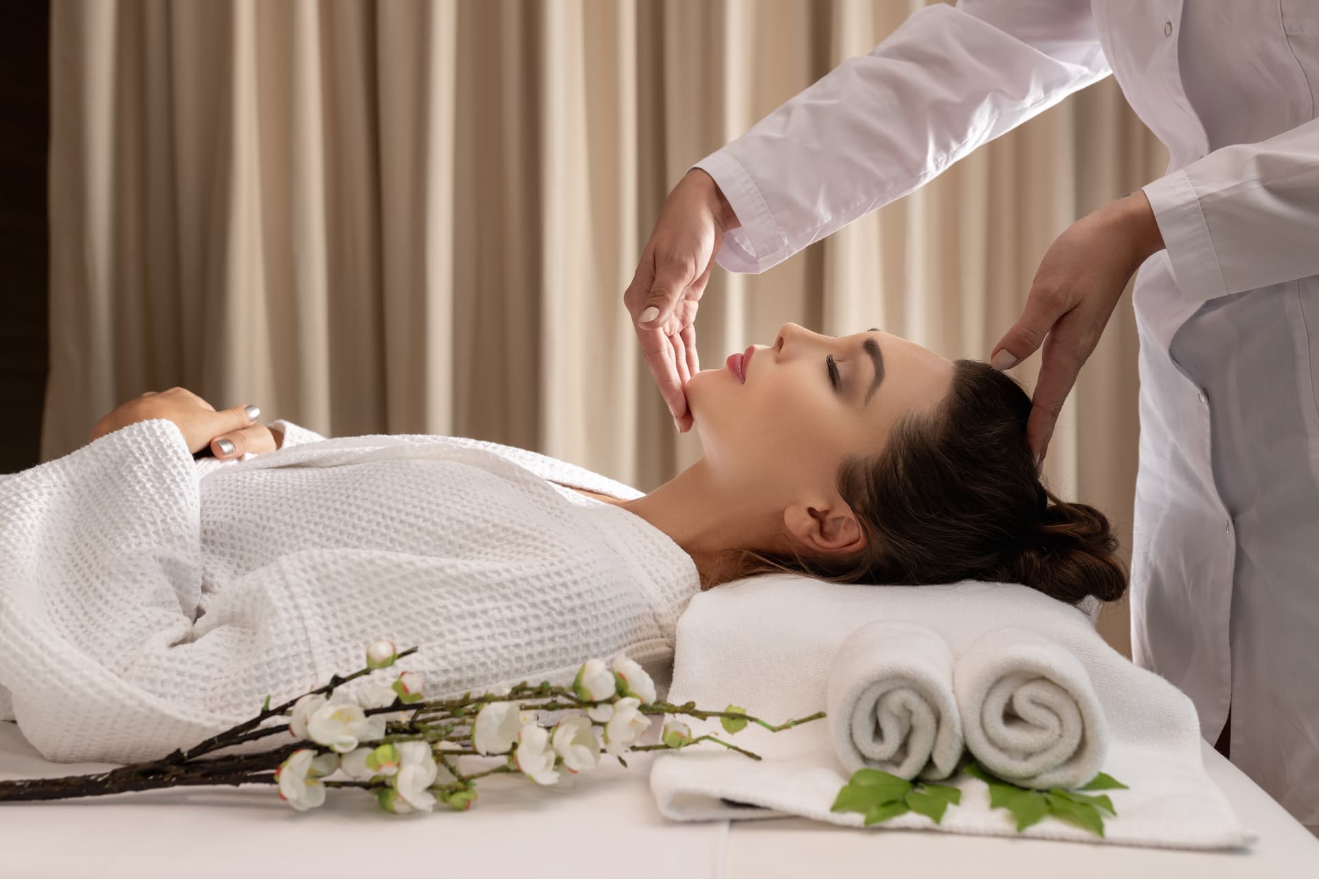 How Hot Stone Massage Works