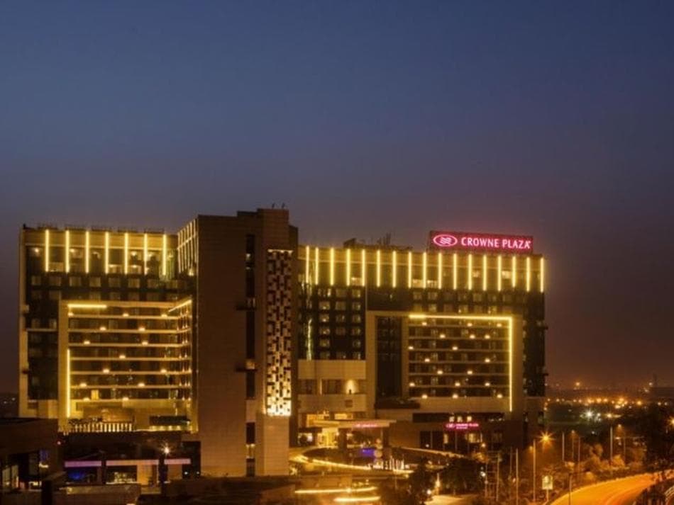 Spa near Crowne Plaza, Greater Noida