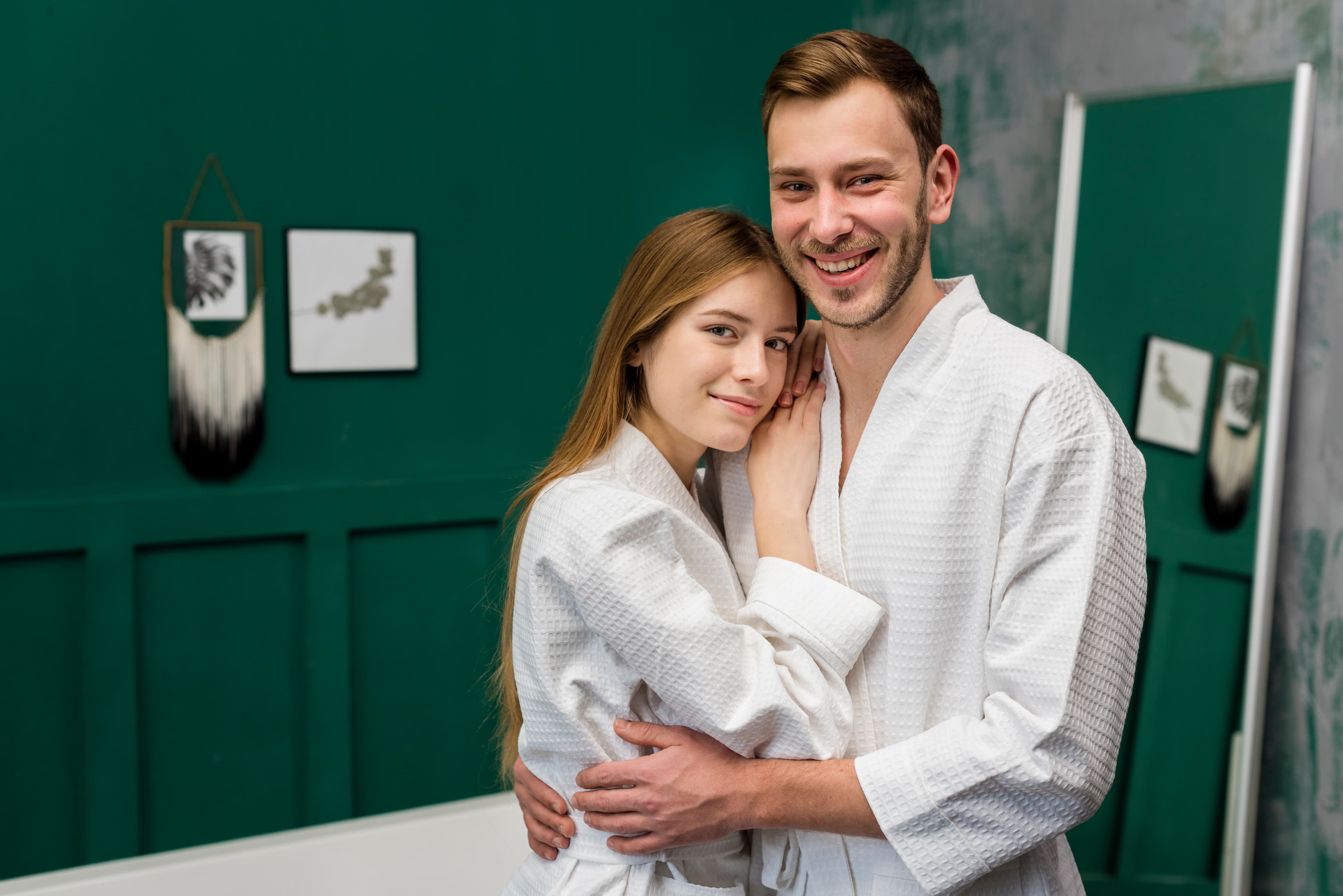 Couple Massage in Saket