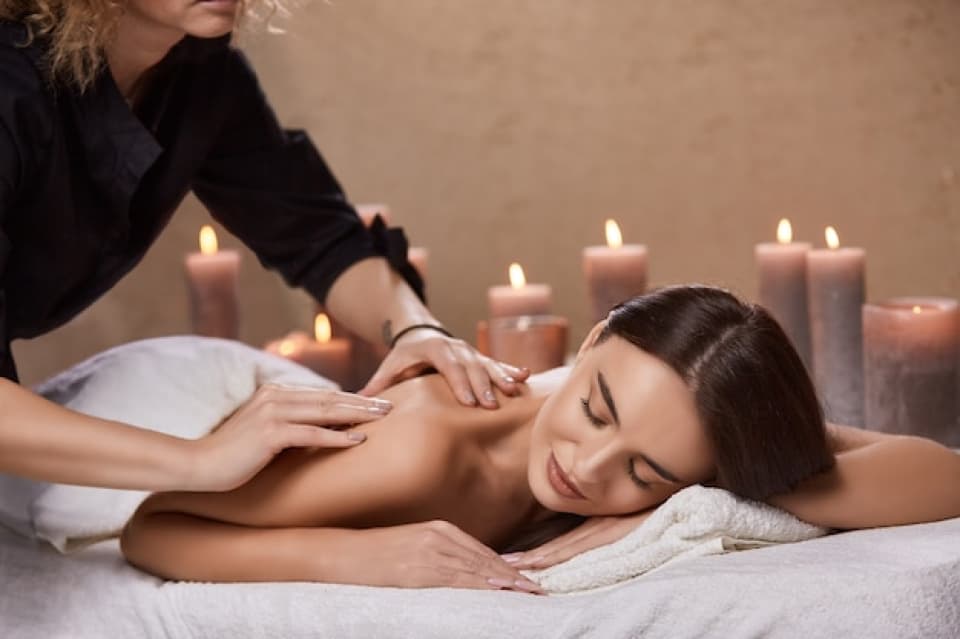 Massage spa in Noida Sector 18