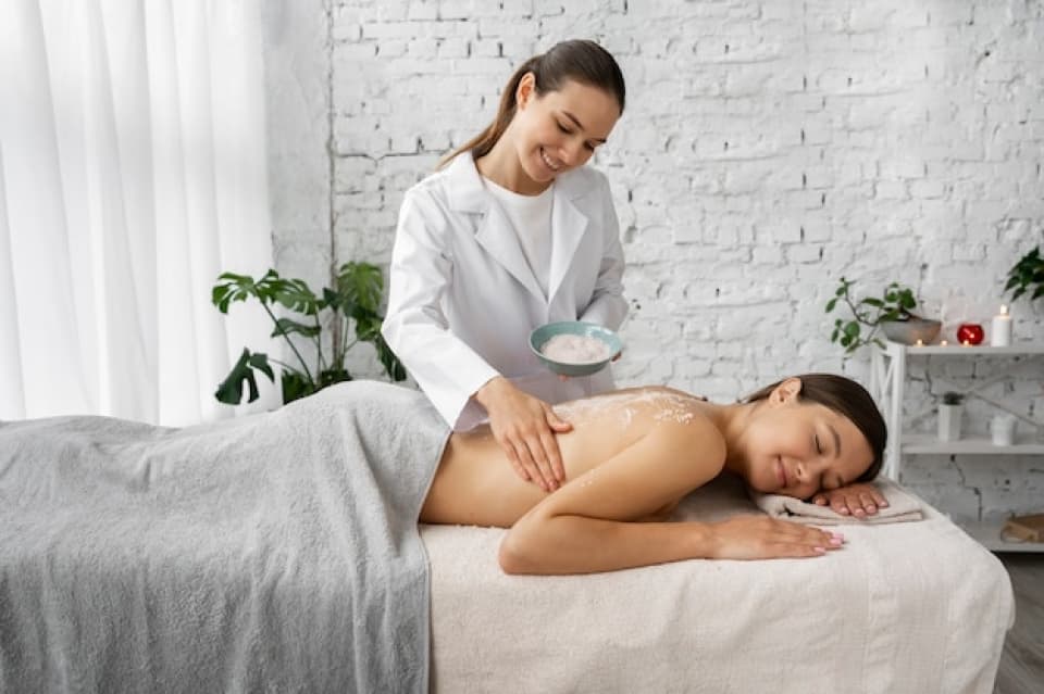Luxury spa Dwarka treatment room